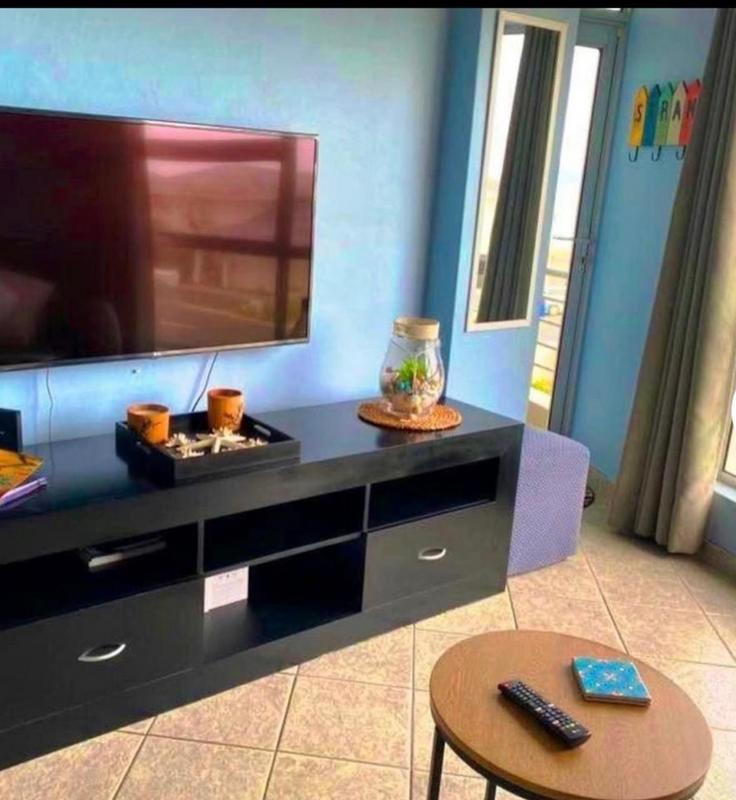 1 Bedroom Property for Sale in Bloubergstrand Western Cape